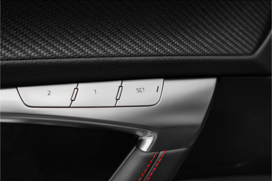 Audi A6 Avant RS 6 TFSI Quattro Pano RS Dynamic Plus B&O 360° Stoelvent 22"