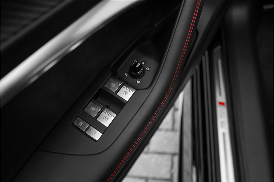 Audi RS6 Avant 4.0 TFSI Quattro Pano RS Dynamic Plus B&O 360° Stoelvent 22"