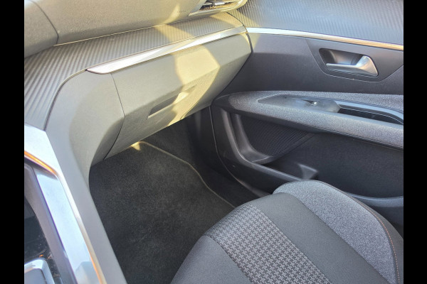 Peugeot 3008 1.2 PureTech Crossway Carplay, Camera, Trekhaak