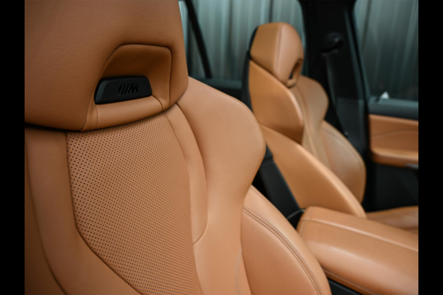 BMW X5 xDrive45e High Executive Panoramadak | M-Performance Seats | NL-Auto | Dealeronderhouden | Carbon Inleg | Active Cruise | Camera | Luchtvering | Memory Seats | Ambiance Interieur | Trekhaak |