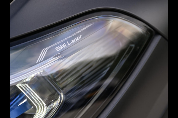BMW X5 xDrive45e High Executive Panoramadak | M-Performance Seats | NL-Auto | Dealeronderhouden | Carbon Inleg | Active Cruise | Camera | Luchtvering | Memory Seats | Ambiance Interieur | Trekhaak |