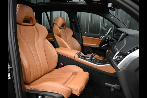 BMW X5 xDrive45e High Executive Panoramadak | M-Performance Seats | NL-Auto | Dealeronderhouden | Carbon Inleg | Active Cruise | Camera | Luchtvering | Memory Seats | Ambiance Interieur | Trekhaak |