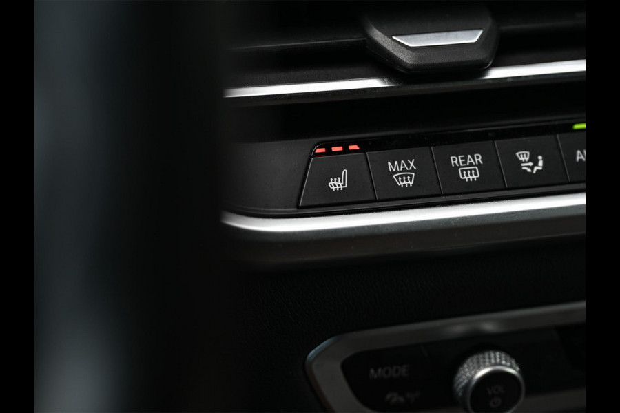 BMW X5 xDrive45e High Executive Panoramadak | M-Performance Seats | NL-Auto | Dealeronderhouden | Carbon Inleg | Active Cruise | Camera | Luchtvering | Memory Seats | Ambiance Interieur | Trekhaak |