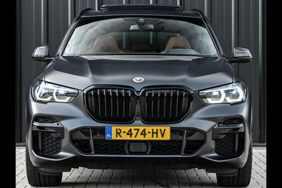 BMW X5 xDrive45e High Executive Panoramadak | M-Performance Seats | NL-Auto | Dealeronderhouden | Carbon Inleg | Active Cruise | Camera | Luchtvering | Memory Seats | Ambiance Interieur | Trekhaak |