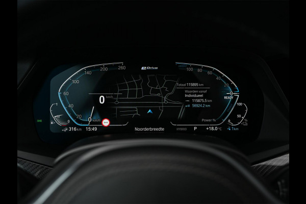 BMW X5 xDrive45e High Executive Panoramadak | M-Performance Seats | NL-Auto | Dealeronderhouden | Carbon Inleg | Active Cruise | Camera | Luchtvering | Memory Seats | Ambiance Interieur | Trekhaak |