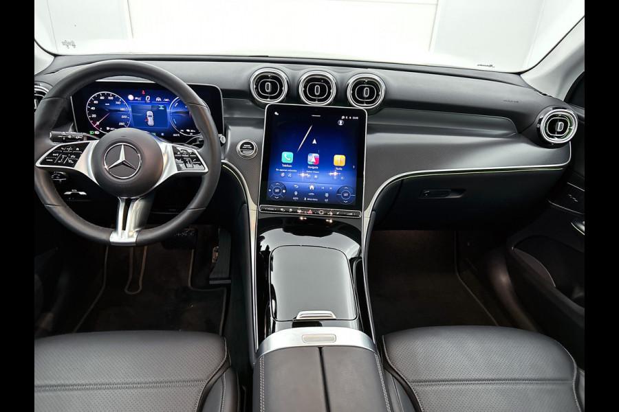 Mercedes-Benz GLC 300 e 4MATIC Plug-In Hybride Trekhaak | Panorama Schuif-Kanteldak | Parkeerpakket met achteruitcamera | Distronic | Ledkolampen | Advanced Soundsystem. Inclusief 24 maanden Mercedes-Benz Certified garantie voor Europa.