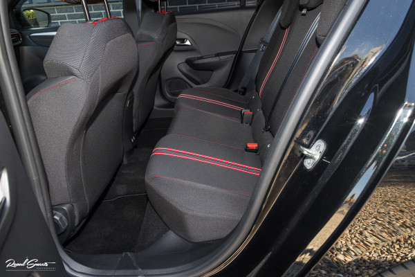 Opel Corsa 1.2 GS Line | Panoramadak | Blis | Keyless | Apple carplay | Metallic |