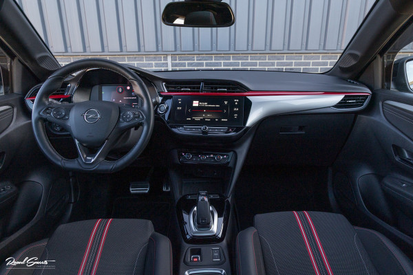 Opel Corsa 1.2 GS Line | Panoramadak | Blis | Keyless | Apple carplay | Metallic |