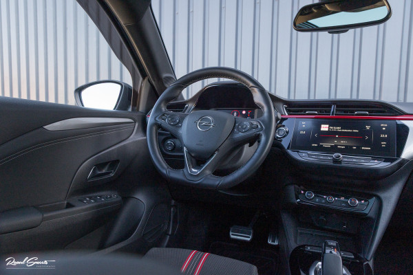 Opel Corsa 1.2 GS Line | Panoramadak | Blis | Keyless | Apple carplay | Metallic |