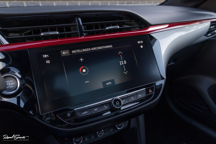 Opel Corsa 1.2 GS Line | Panoramadak | Blis | Keyless | Apple carplay | Metallic |