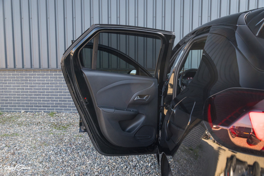 Opel Corsa 1.2 GS Line | Panoramadak | Blis | Keyless | Apple carplay | Metallic |