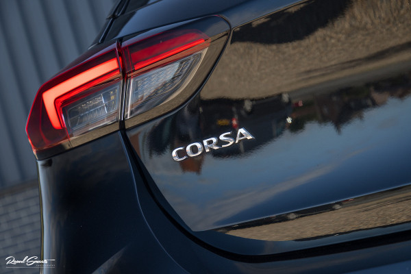 Opel Corsa 1.2 GS Line | Panoramadak | Blis | Keyless | Apple carplay | Metallic |