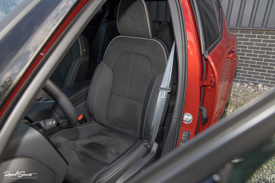 Volvo XC40 Recharge Twin Pro Ultimate | Panoramadak | Adaptieve cruise | Memory | Harman Kardon | Blis |
