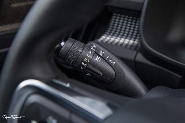 Volvo XC40 Recharge Twin Pro Ultimate | Panoramadak | Adaptieve cruise | Memory | Harman Kardon | Blis |
