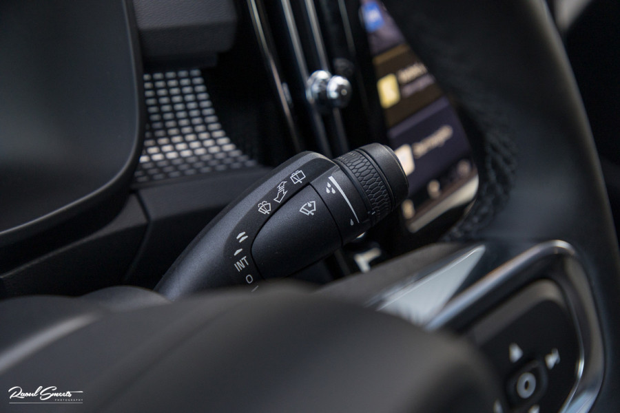 Volvo XC40 Recharge Twin Pro Ultimate | Panoramadak | Adaptieve cruise | Memory | Harman Kardon | Blis |