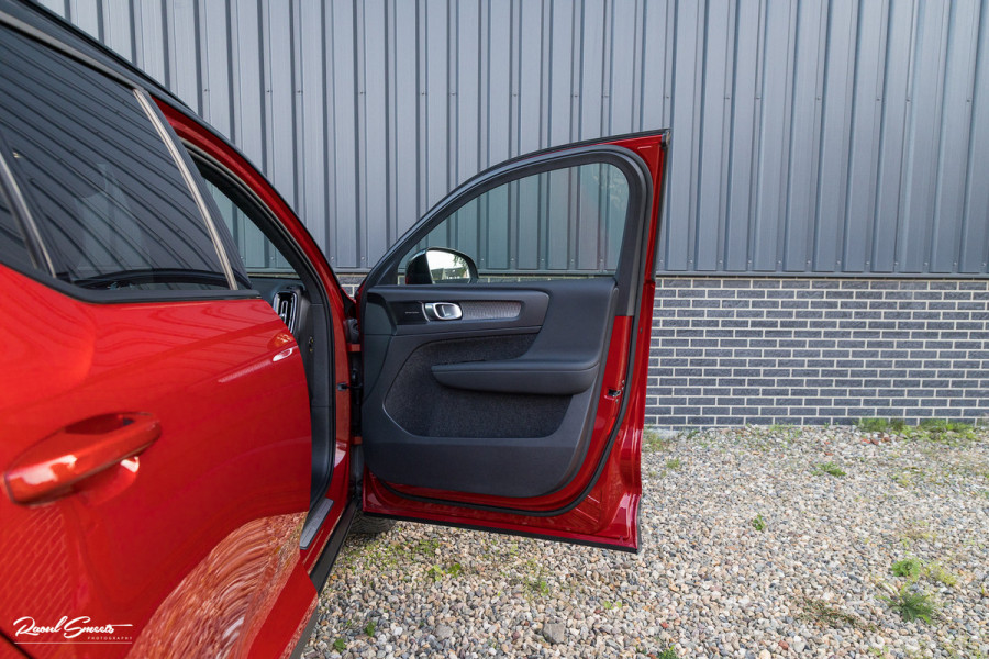 Volvo XC40 Recharge Twin Pro Ultimate | Panoramadak | Adaptieve cruise | Memory | Harman Kardon | Blis |