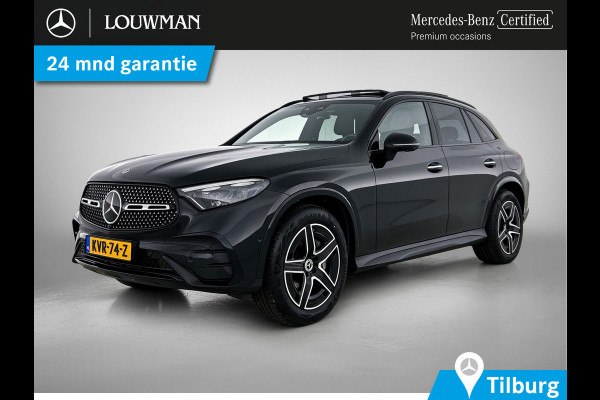 Mercedes-Benz GLC 300 e 4MATIC AMG Plug-In Hybride Luchtvering | AMG Premium | Night Pakket | Alarm klasse 3 | Head-up-Display | Panorama Schuif-Kanteldak. Inclusief 24 maanden MB Certified garantie voor Europa.