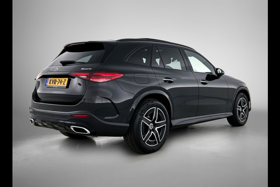 Mercedes-Benz GLC 300 e 4MATIC AMG Plug-In Hybride Luchtvering | AMG Premium | Night Pakket | Alarm klasse 3 | Head-up-Display | Panorama Schuif-Kanteldak. Inclusief 24 maanden MB Certified garantie voor Europa.