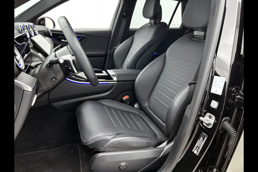Mercedes-Benz GLC 300 e 4MATIC AMG Plug-In Hybride Luchtvering | AMG Premium | Night Pakket | Alarm klasse 3 | Head-up-Display | Panorama Schuif-Kanteldak. Inclusief 24 maanden MB Certified garantie voor Europa.