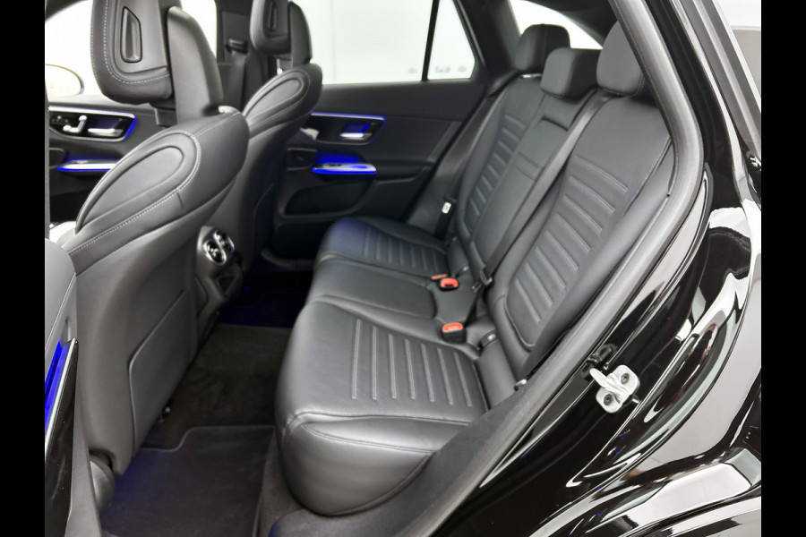 Mercedes-Benz GLC 300 e 4MATIC AMG Plug-In Hybride Luchtvering | AMG Premium | Night Pakket | Alarm klasse 3 | Head-up-Display | Panorama Schuif-Kanteldak. Inclusief 24 maanden MB Certified garantie voor Europa.