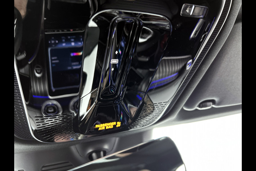 Mercedes-Benz GLC 300 e 4MATIC AMG Plug-In Hybride Luchtvering | AMG Premium | Night Pakket | Alarm klasse 3 | Head-up-Display | Panorama Schuif-Kanteldak. Inclusief 24 maanden MB Certified garantie voor Europa.
