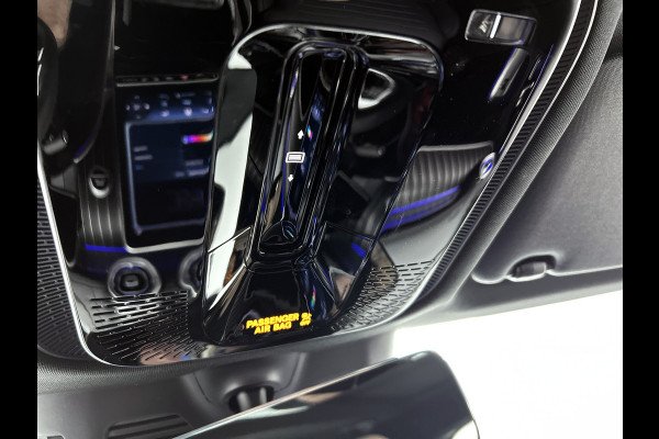 Mercedes-Benz GLC 300 e 4MATIC AMG Plug-In Hybride Luchtvering | AMG Premium | Night Pakket | Alarm klasse 3 | Head-up-Display | Panorama Schuif-Kanteldak. Inclusief 24 maanden MB Certified garantie voor Europa.