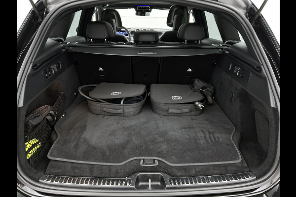 Mercedes-Benz GLC 300 e 4MATIC AMG Plug-In Hybride Luchtvering | AMG Premium | Night Pakket | Alarm klasse 3 | Head-up-Display | Panorama Schuif-Kanteldak. Inclusief 24 maanden MB Certified garantie voor Europa.