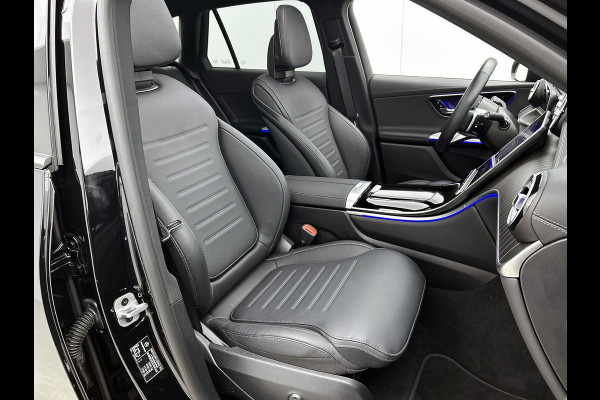 Mercedes-Benz GLC 300 e 4MATIC AMG Plug-In Hybride Luchtvering | AMG Premium | Night Pakket | Alarm klasse 3 | Head-up-Display | Panorama Schuif-Kanteldak. Inclusief 24 maanden MB Certified garantie voor Europa.
