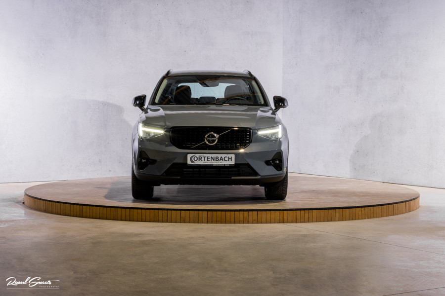 Volvo XC40 1.5 T4 Plug-in hybrid Plus Dark | Adaptieve cruise | Memory | Blis | Harman Kardon |