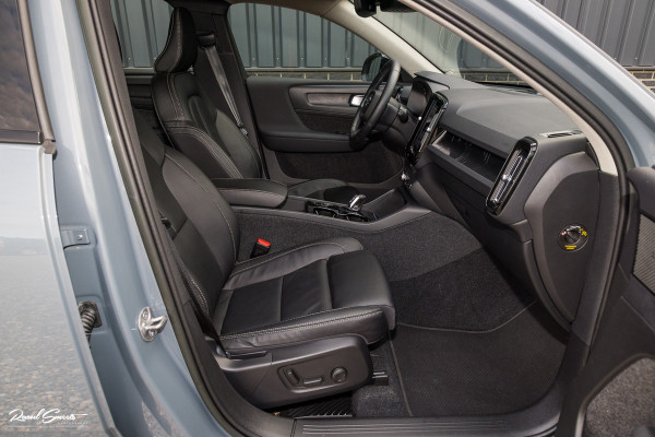 Volvo XC40 1.5 T4 Plug-in hybrid Plus Dark | Adaptieve cruise | Memory | Blis | Harman Kardon |