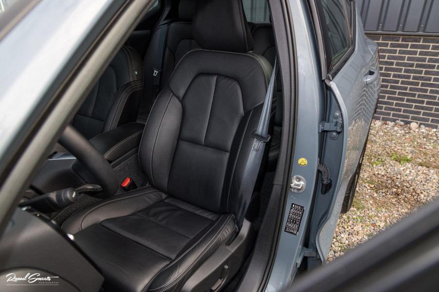 Volvo XC40 1.5 T4 Plug-in hybrid Plus Dark | Adaptieve cruise | Memory | Blis | Harman Kardon |