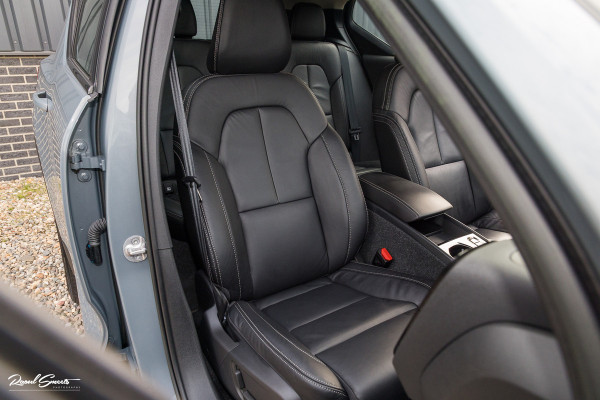 Volvo XC40 1.5 T4 Plug-in hybrid Plus Dark | Adaptieve cruise | Memory | Blis | Harman Kardon |