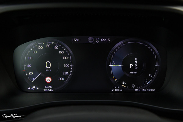 Volvo XC40 1.5 T4 Plug-in hybrid Plus Dark | Adaptieve cruise | Memory | Blis | Harman Kardon |
