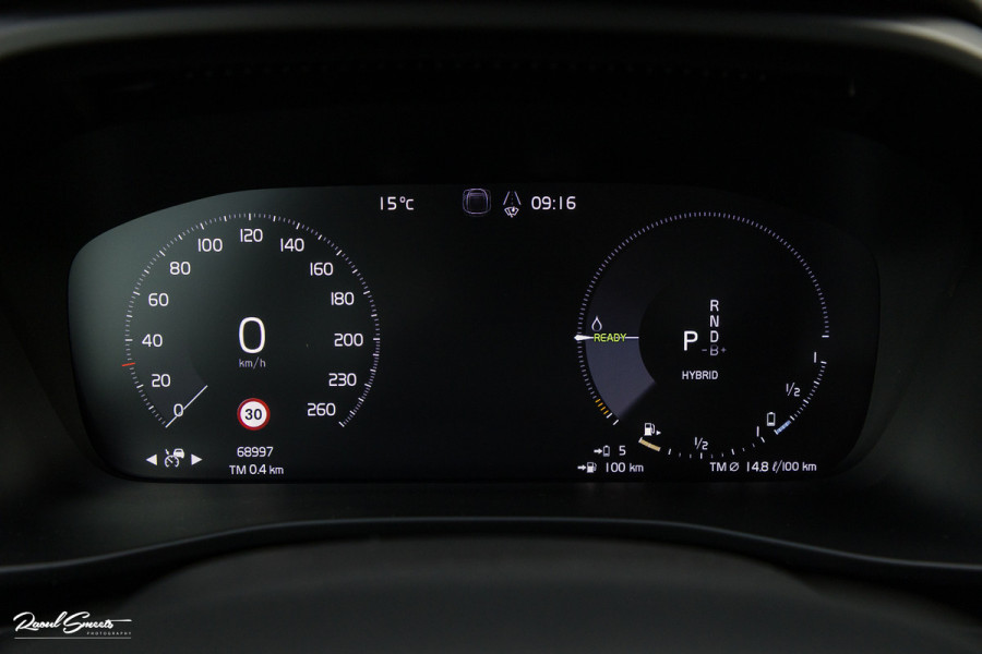 Volvo XC40 1.5 T4 Plug-in hybrid Plus Dark | Adaptieve cruise | Memory | Blis | Harman Kardon |