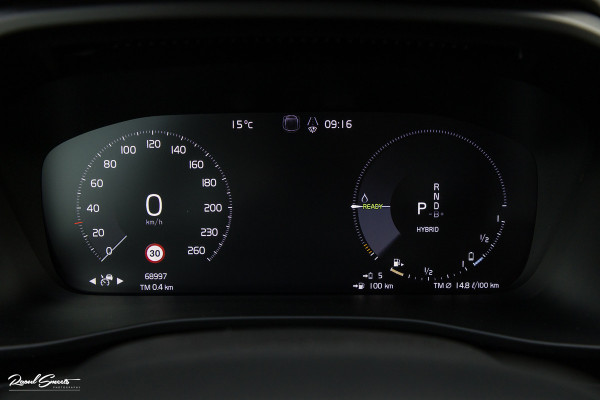 Volvo XC40 1.5 T4 Plug-in hybrid Plus Dark | Adaptieve cruise | Memory | Blis | Harman Kardon |