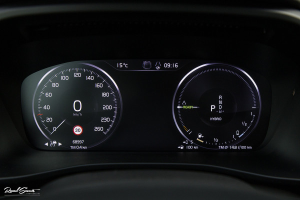 Volvo XC40 1.5 T4 Plug-in hybrid Plus Dark | Adaptieve cruise | Memory | Blis | Harman Kardon |