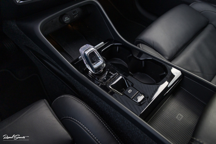 Volvo XC40 1.5 T4 Plug-in hybrid Plus Dark | Adaptieve cruise | Memory | Blis | Harman Kardon |