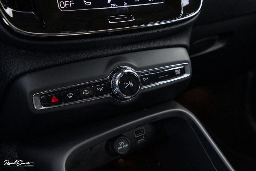 Volvo XC40 1.5 T4 Plug-in hybrid Plus Dark | Adaptieve cruise | Memory | Blis | Harman Kardon |