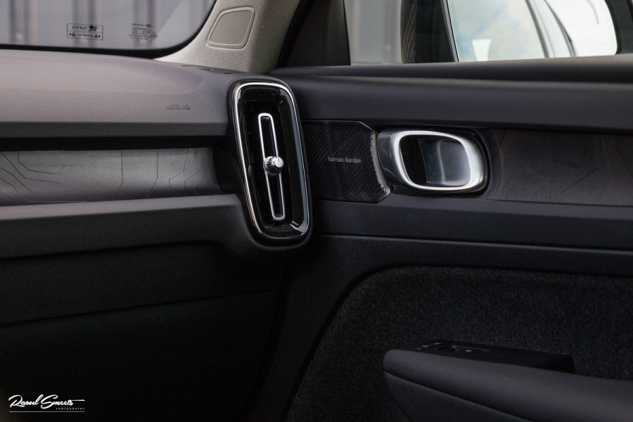 Volvo XC40 1.5 T4 Plug-in hybrid Plus Dark | Adaptieve cruise | Memory | Blis | Harman Kardon |