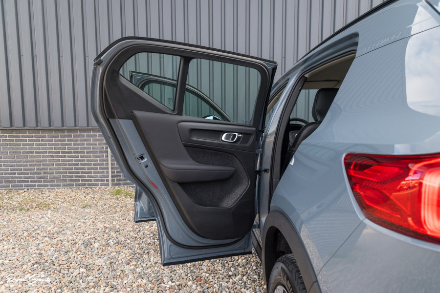 Volvo XC40 1.5 T4 Plug-in hybrid Plus Dark | Adaptieve cruise | Memory | Blis | Harman Kardon |
