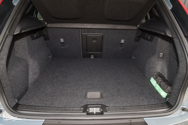 Volvo XC40 1.5 T4 Plug-in hybrid Plus Dark | Adaptieve cruise | Memory | Blis | Harman Kardon |