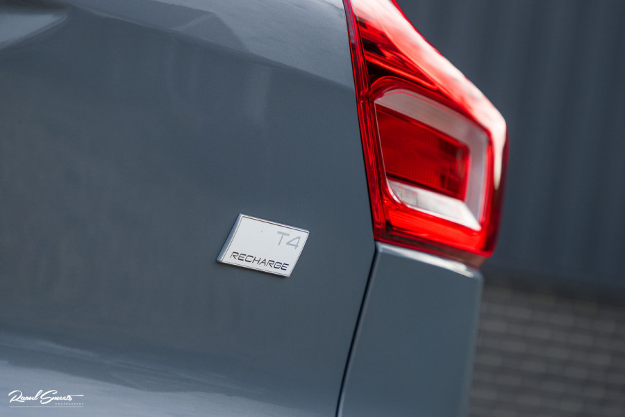 Volvo XC40 1.5 T4 Plug-in hybrid Plus Dark | Adaptieve cruise | Memory | Blis | Harman Kardon |