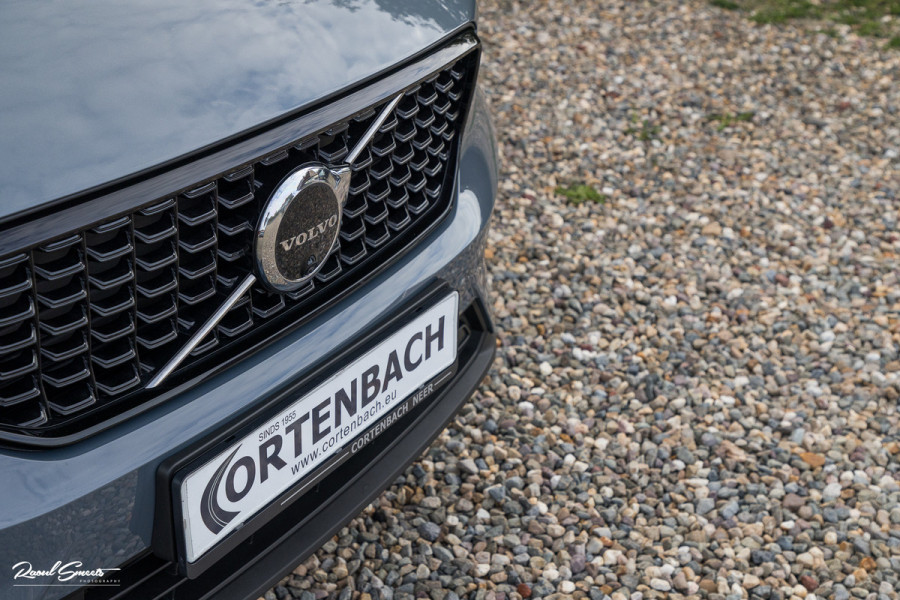 Volvo XC40 1.5 T4 Plug-in hybrid Plus Dark | Adaptieve cruise | Memory | Blis | Harman Kardon |