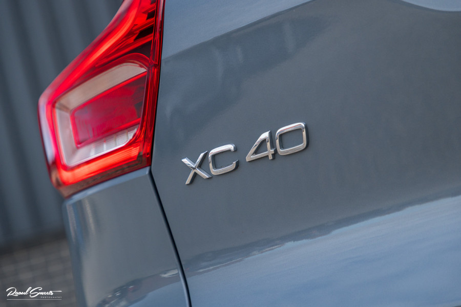 Volvo XC40 1.5 T4 Plug-in hybrid Plus Dark | Adaptieve cruise | Memory | Blis | Harman Kardon |
