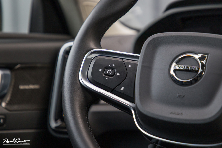 Volvo XC40 1.5 T5 Plug-in hybrid Ultimate Bright | Panoramadak | Adaptieve cruise | Memory | Blis | Harman Kardon |