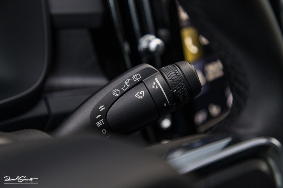 Volvo XC40 1.5 T5 Plug-in hybrid Ultimate Bright | Panoramadak | Adaptieve cruise | Memory | Blis | Harman Kardon |