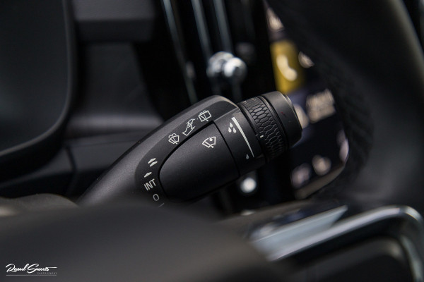 Volvo XC40 1.5 T5 Plug-in hybrid Ultimate Bright | Panoramadak | Adaptieve cruise | Memory | Blis | Harman Kardon |