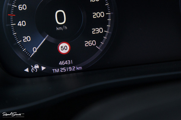 Volvo XC40 1.5 T5 Plug-in hybrid Ultimate Bright | Panoramadak | Adaptieve cruise | Memory | Blis | Harman Kardon |