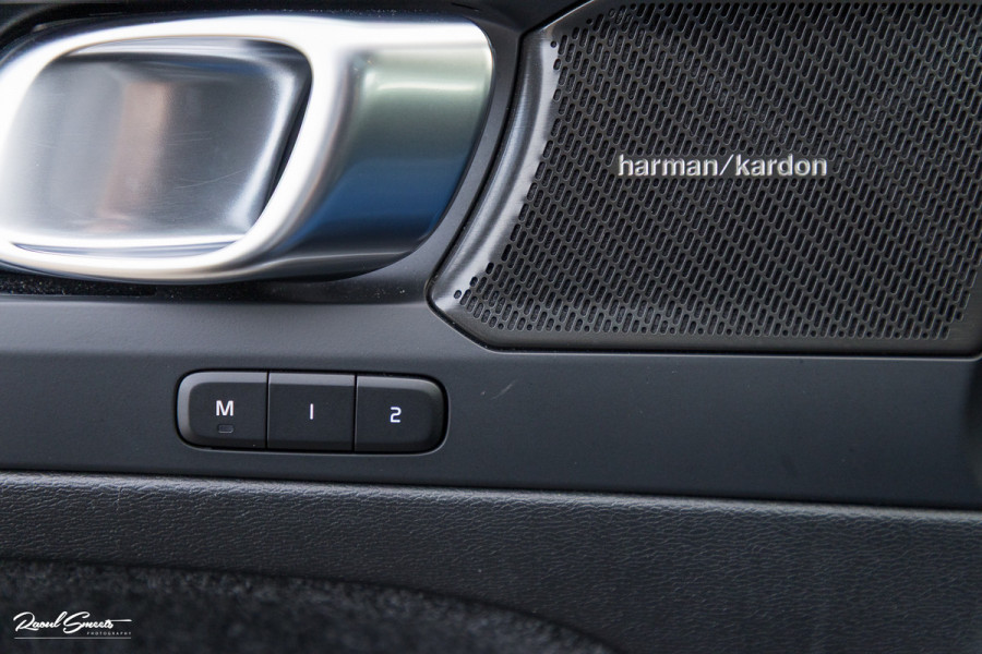 Volvo XC40 1.5 T5 Plug-in hybrid Ultimate Bright | Panoramadak | Adaptieve cruise | Memory | Blis | Harman Kardon |