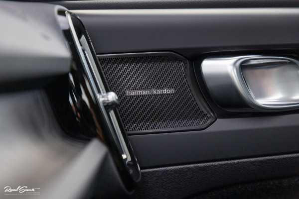Volvo XC40 1.5 T5 Plug-in hybrid Ultimate Bright | Panoramadak | Adaptieve cruise | Memory | Blis | Harman Kardon |